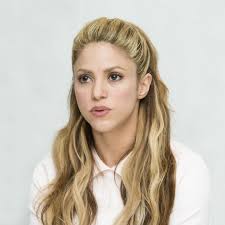 New cover stories on shakira from italy and usa. Shakira Verkauft Im Fanshop Nazi Kette So Reagiert Der Konzertveranstalter Stern De