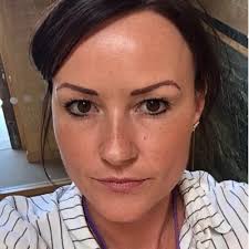 Lesley Barnes (@lesleygb)