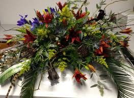 Pin By Everett S Flowers Gifts On Flowers Casket Flowers Funeral Flower Arrangements Casket Sprays