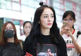 Celebrities support chinese fashion brands amid xinjiang controversy. Yang Mi Becomes Face Of Michael Kors Collection For Duty Free Giant Dfs Jing Daily