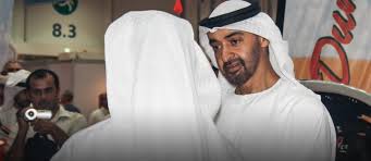بتسجيل لصوت صاحب السمو الشيخ #محمد_بن_زايد، أخذنا الأستاذ وأكد أحمد مندى، المعلم بمدرسة الكندي، أن الشيخ محمد بن زايد خلال طفولته كان يهتم بطابور الصباح والصحافة. Ø§Ù„Ø´ÙŠØ® Ù…Ø­Ù…Ø¯ Ø¨Ù† Ø²Ø§ÙŠØ¯ Ø¢Ù„ Ù†Ù‡ÙŠØ§Ù† Ø£Ø³Ù…Ù‰ ÙˆØ£Ø±Ù‚Ù‰ ØµÙˆØ± Ø§Ù„Ø¥Ù†Ø³Ø§Ù†ÙŠØ© ÙˆØ§Ù„Ø¹Ø·Ø§Ø¡ Ù…Ø§ÙŠ Ø¨ÙŠÙˆØª