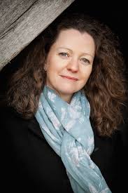 Davina Anderson's Instagram, Twitter & Facebook