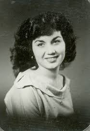 Sarah Settles's Instagram, Twitter & Facebook