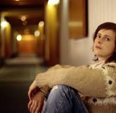 Suddenly, without saying a word, she decides to leave. Isabelle Menke Movieplayer It