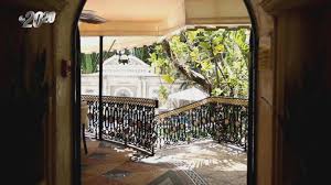 That might just be part of the mansions lore.) A Tour Inside Gianni Versace S Former Mansion Video Abc News