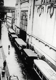 Il est connu pour avoir été en 1942 le théâtre de la rafle du vél' d'hiv' 16 July 1942 Velodrome D Hiver Letters To 43 Vieille Du Temple Street The Story Of Three Jewish Families In Paris During The Holocaust Yad Vashem