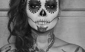 Deavita vous a sélectionné une belle galerie de photos maquillage halloween, qui vous aidera à trouver votre. 1001 Idees Maquillage Squelette Mexicain L Art Du Candy Skull