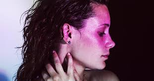 Patrick Ortega y sus íntimos retratos multicolor