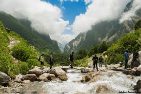If you want to see the valley in full bloom, august is the best time to visit the valley of flowers and do the trek. Valley Of Flowers Trek A Complete Travel Guide For Travelers