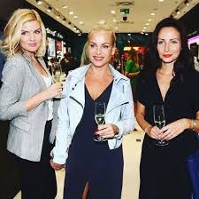 Nebyli jsme spolu šťastní, nic víc, nic míň, svěřila se expres.cz. Nikol Stibrova Rozchod Misto Svatby Co Se Stalo Ahaonline Cz