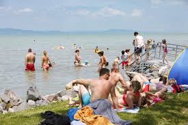 A balaton 7 legcukibb strandja, ahol nem lógnak fürtökben az emberek. Plattensee Ist 28 Grad Warm Ungarninfo Blog