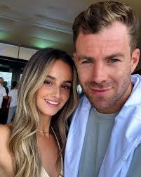 bradleysimmonds • Instagram photos and videos