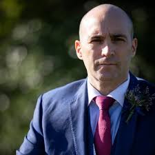 Find a humanist wedding celebrant in Gloucestershire