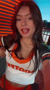 Kayla Applegate Hooters