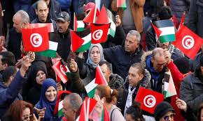 يتّخذ العلم التونسي الشكل المستطيل بنسبة عرض إلى الطول مقدارها 2:3، ويكون لون هذا. ØªÙˆÙ†Ø³ ÙˆØ§Ù„Ù…ØºØ±Ø¨ ØªÙ‚Ø§ÙˆÙ…Ø§Ù† Ø§Ù„ØªØ·Ø¨ÙŠØ¹ Ù…Ø¹ Ø¥Ø³Ø±Ø§Ø¦ÙŠÙ„ ÙˆØ§Ù„Ø¬Ø²Ø§Ø¦Ø± Ù„Ø§ ØªØ³Ø§ÙˆÙ… Ø¹Ù„Ù‰ ÙÙ„Ø³Ø·ÙŠÙ† Ø§Ù„Ù‚Ø¯Ø³ Ø§Ù„Ø¹Ø±Ø¨ÙŠ