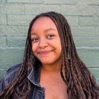 Lori Neuhardt's Instagram, Twitter & Facebook