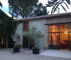 Chambre D Hotes Design En Provence Vaucluse Sarrians Jolie Maison Maison D Hotes Chambre D Hote
