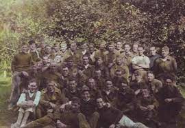 Presentation de l'assemblee nationale, du palais bourbon, de ses membres (deputes), de son fonctionnement et de son actualite : Le Stalag 325 Rawa Ruska Ou Le Camp De La Goutte D Eau Prisonniers De Guerre