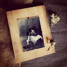 Ada banyak bingkai frame yang tersedia didalam aplikasi ini yang bisa kamu pilih untuk mempercantik foto kamu. Bingkai Foto Suka Tema Ini Sangat Melangitkan Banyak Id Flickr