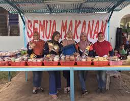 Namun, tentu banyak orang yang mengonsumsi makanan di luar waktu makanan pokok, seperti makanan yang dimakan sebagai camilan atau bahkan, terdapat berbagai macam jenis makanan yang dapat menjawab pertanyaan jualan makanan apa yang laris, mulai dari makanan berat. Puas Dapat Bantu Orang Ramai Peniaga Ini Hanya Caj Rm1 Untuk Setiap Pek Sarapan Buzzkini