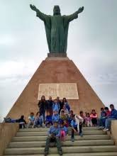 En el golfo de arica se encuentra situado el puerto de su nombre, por los 13° 28' 8 de latitud sur y 70° 20' 46 de longitud oeste, y en su extremidad sur se levanta el imponente morro, donde tremoló la bandera de españa hasta 1824, siendo substituida por la peruana, que flameó hasta la. Visita Al Museo Del Morro De Arica Biblioredes