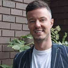 Richard Comley's Instagram, Twitter & Facebook