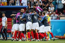 L'explosion de joie des supporters italiens restés à rome sur le tir au but de jorginho. La Joie Des Joueurs De L Equipe De France Apres Leur Victoire Contre L Argentine En 8e De Finale De La Coupe Du Monde A Kazan En Russie Le 30 Juin 2018 C Cyril