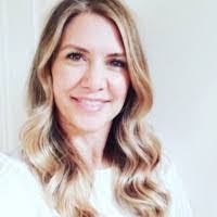 Keri Hendricks's Instagram, Twitter & Facebook