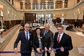 Finden sie das passende finanzprodukt oder lassen sie sich beraten. Nach Zwolf Monaten Bauzeit Deutsche Bank Am Leipziger Ring Wieder Eroffnet