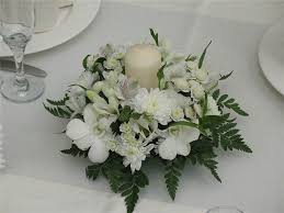 Arreglo floral arreglos florales de girasol arreglos florales sencillos arreglos florales tropicales. Resultado De Imagen Para Arreglos Florales Ikebana Para Matrimonio White Floral Arrangements Flower Arrangements Flower Centerpieces