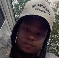 Woodley Rd Moeskii vs official