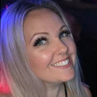 Kerri Kirk's Instagram, Twitter & Facebook