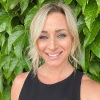 Samantha Peterson's Instagram, Twitter & Facebook