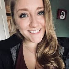 Ariel Tucker's Instagram, Twitter & Facebook