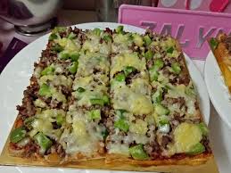 Sebenarnya daripada cara biasa kita makan roti dengan cara sapu jem atau buat sandwich, sebenarnya banyak lagi resepi yang kita boleh buat dengan roti yang hampir expired ni. Resepi Pizza Roti Gardenia Guna Pemanggang Ajaib