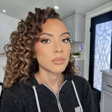 Ashley Peach's Instagram, Twitter & Facebook