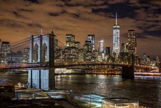 44-year-old man survived after jumping nearly 278 feet from Brooklyn