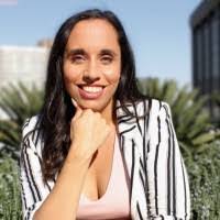 Pamela Boles's Instagram, Twitter & Facebook