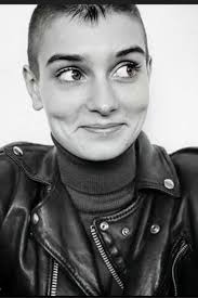 Hello to every members of this extraordinary Group !! First of all i do  apologize for this month of being "under the radar" as sometimes i do that  for dealing with the