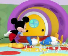 I personaggi sono topolino, minnie, paperino, paperina, pippo e pluto, che aiuteranno i bambini a risolvere un problema all'interno del cartoon attraverso la conta, identificazione delle forme e cosi' via, in modo da sviluppare la creativita' e la conoscenza. La Casa Di Topolino