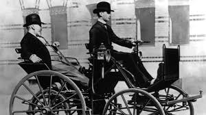 Schaden am gerade erworbenen auto: Gottlieb Daimler Das Erste Auto Mit Vier Radern Br Wissen