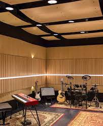 K L A N D E S T I N Ruang Studio Musik Studio Rekaman Studio Desain