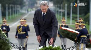 Regele mihai i, fostul suveran al româniei, a murit la vârsta de 96 de ani la reședința din elveția, a anunțat casa regală, relatează agerpres. Fostul Suveran Al Romaniei Regele Mihai I A Murit La Varsta 96 De Ani Youtube