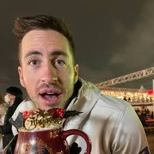 Layne Larsen's Instagram, Twitter & Facebook