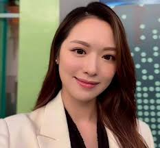 海俊杰,51岁,香港男演员及歌手,现为无线电视部头合约艺人.代表作品《倚天屠龙记/法证先锋IV/鉴证实录ll/星空下的仁医/功夫足球/陀枪师姐2021/逆天奇案/法言人》.1972年11月17日诞生.🎉生日快乐🎂 