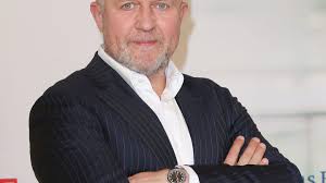 Seit 1999 ermittelt harald krassnitzer als major moritz eisner mürrisch. Harald Krassnitzer Entspannt Dank Therapie Gala De