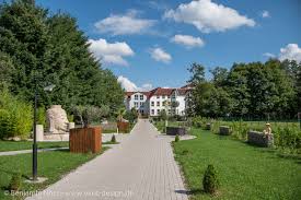 Unser haus besteht seit märz 2005 und verfügt über 128 betten, davon 108 in einzelzimmern. Senioren Wohnpark Stefana