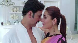 Kareena Kapoor Pink Saree In Teri Meri Kahaani Song Gabbar Is Back Kareena Kapoor Kareena Kapoor Songs