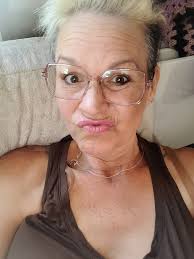 Are there tables available to borrow for the city garage sale in Red Oak  Iowa?