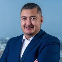 100+ perfiles de «Brenner»